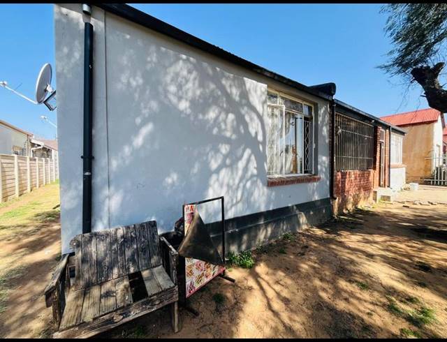 6 BEDROOM HOUSE FOR SALE IN BENONI CENTRAL